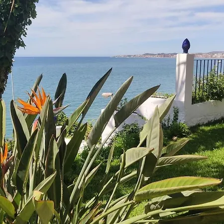 Mediterranean - Sea Views & Heatable Pool Villa *